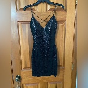 Black short sequined high school formal dress. Brand: B_DARLIN Size:small.